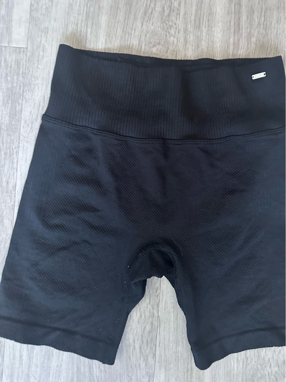 PINK Active Victoria Secret sz XS black biker shorts